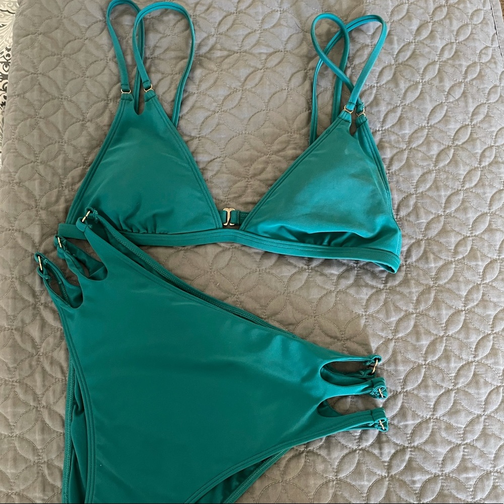 High wasted bikini bottom w/ top